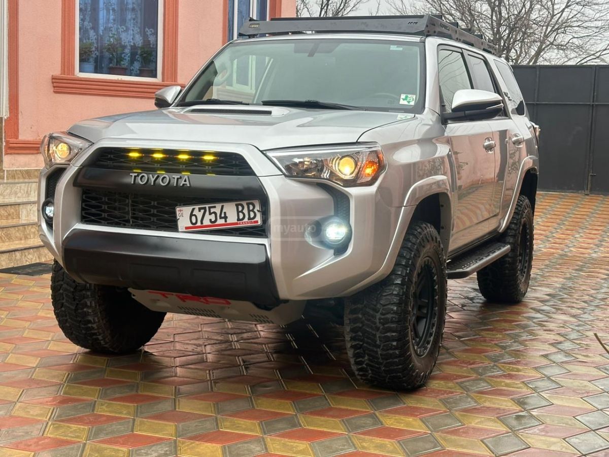 Toyota 4 Runner - фото 1