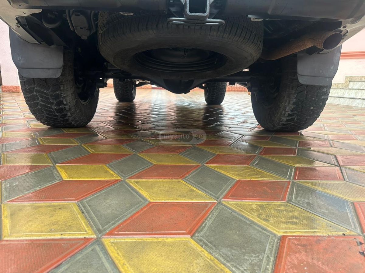 Toyota 4 Runner - фото 12