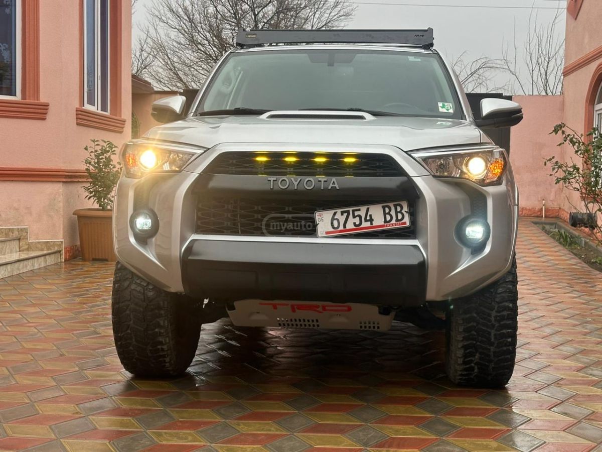 Toyota 4 Runner - фото 14