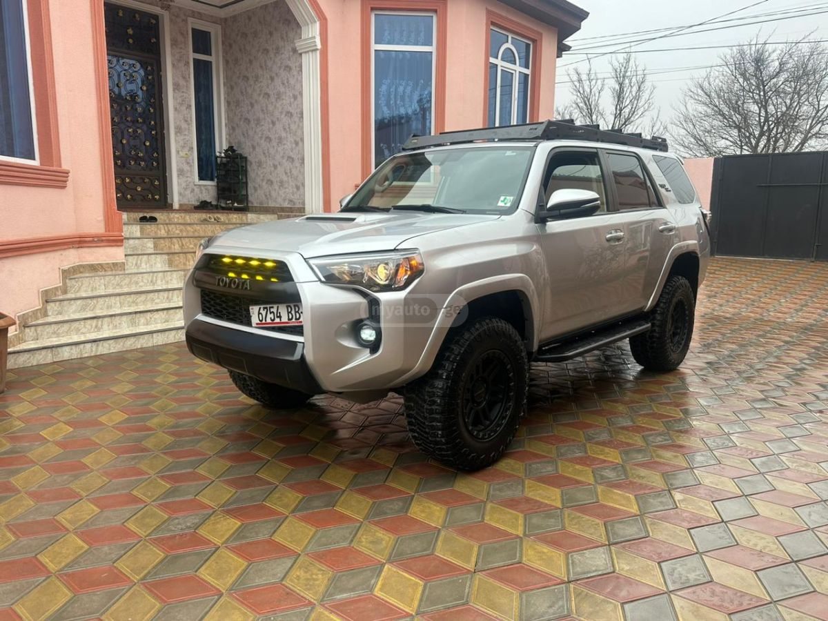 Toyota 4 Runner - фото 6
