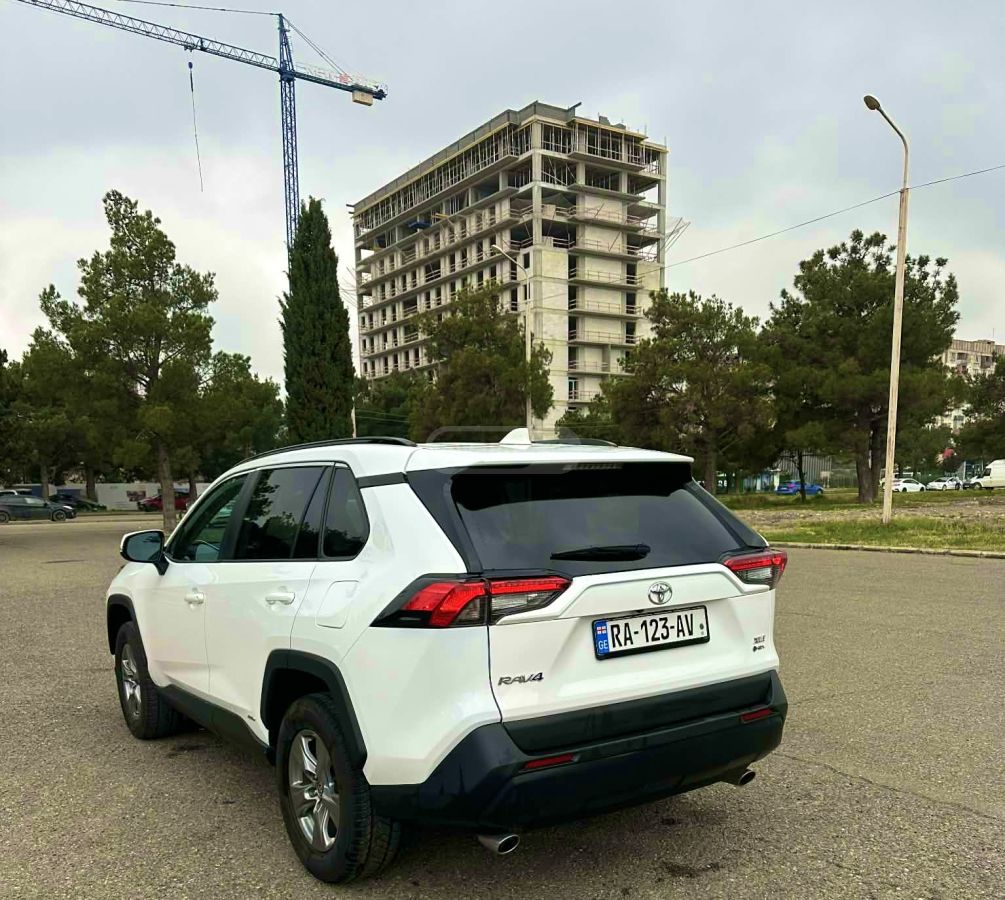 Toyota RAV 4 - фото 3