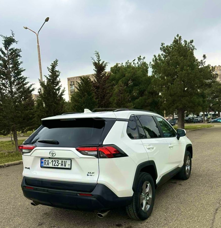 Toyota RAV 4 - фото 5