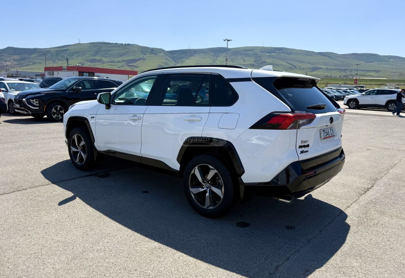 Toyota RAV 4 - фото 11