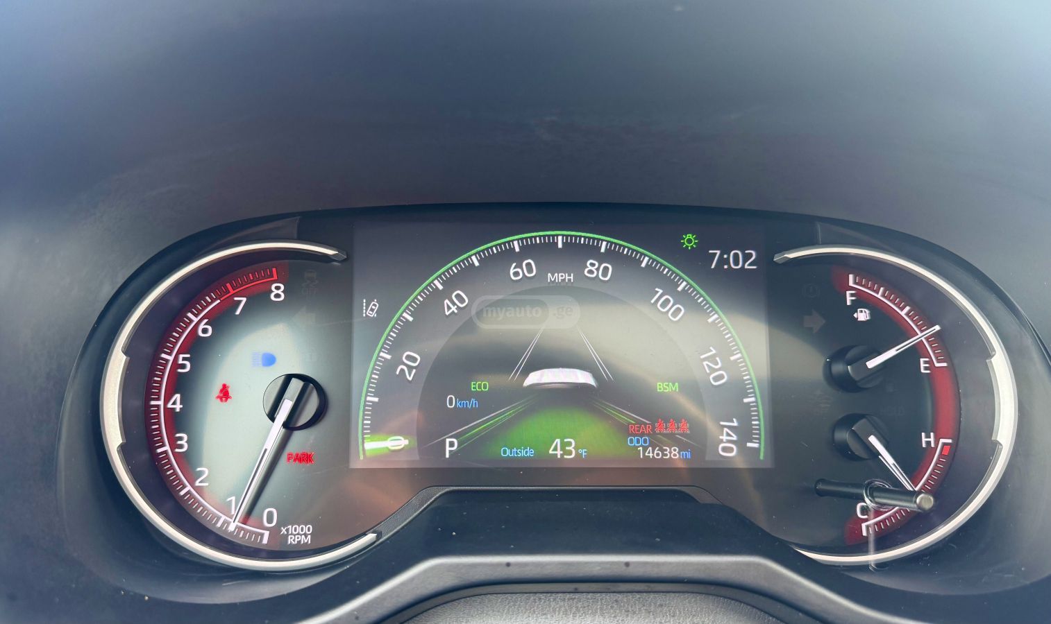 Toyota RAV 4 - фото 4