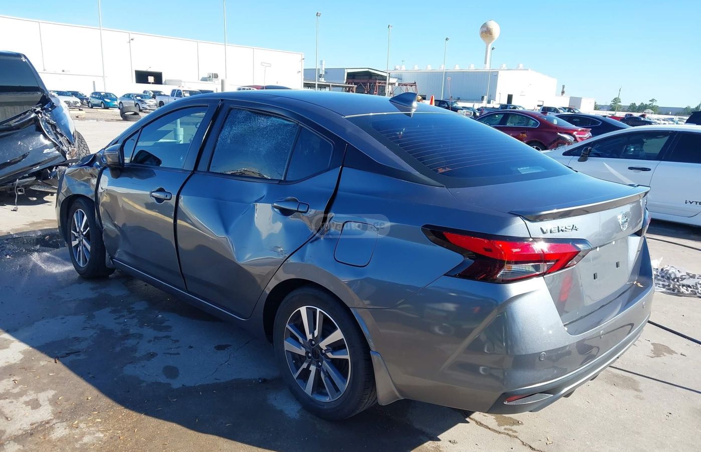 Nissan Versa 1.6 SR 4dr Sedan CVT 2020 — миниатюра 3