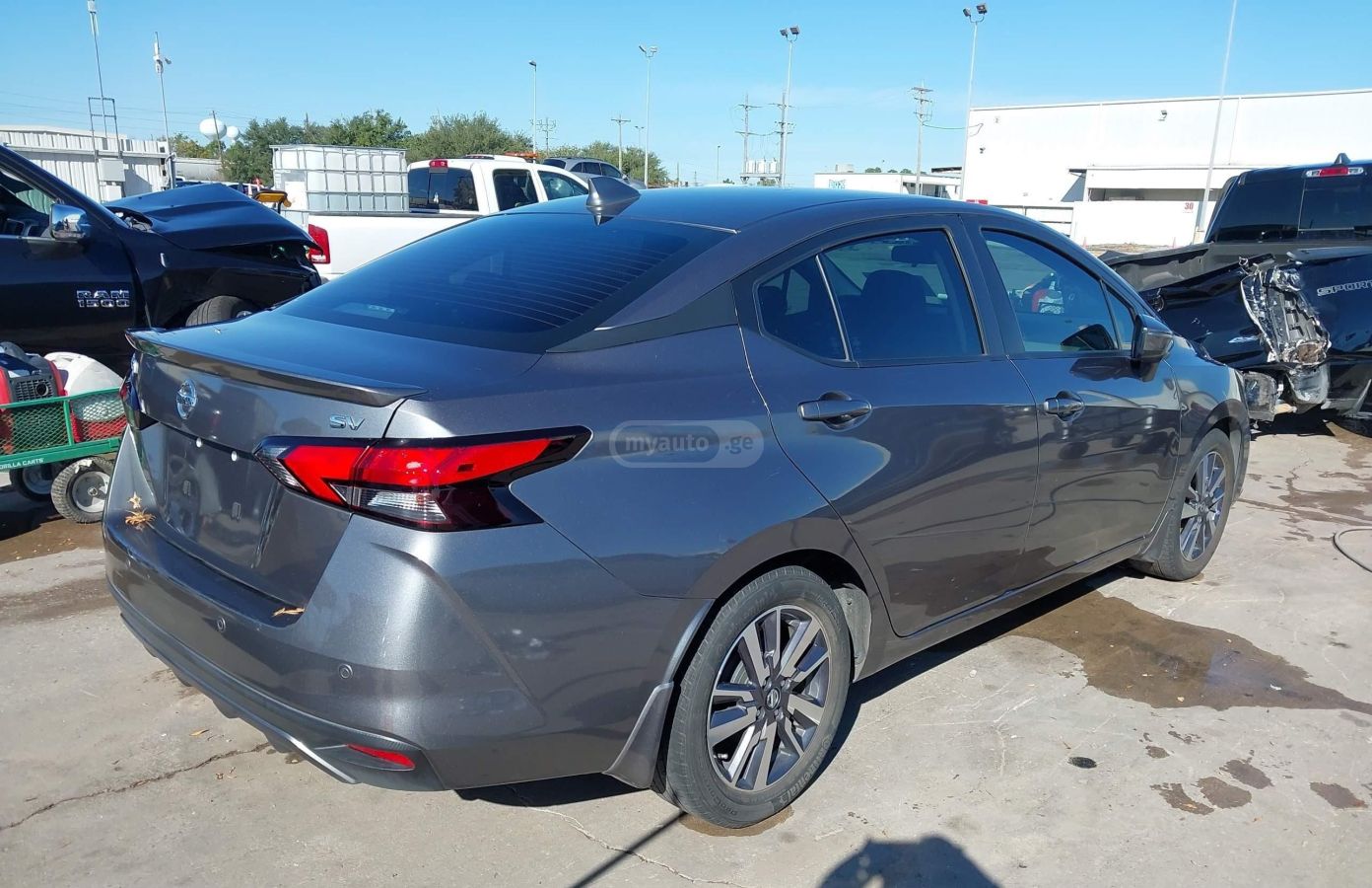 Nissan Versa 1.6 SR 4dr Sedan CVT 2020 — миниатюра 4