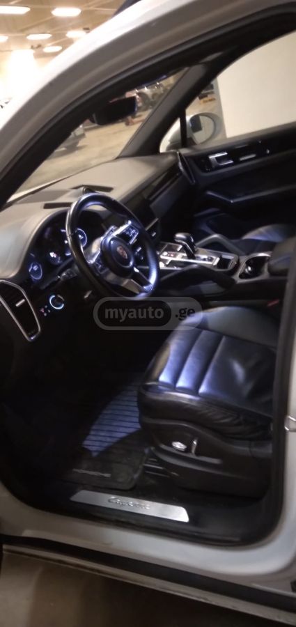 Porsche Cayenne - фото 4