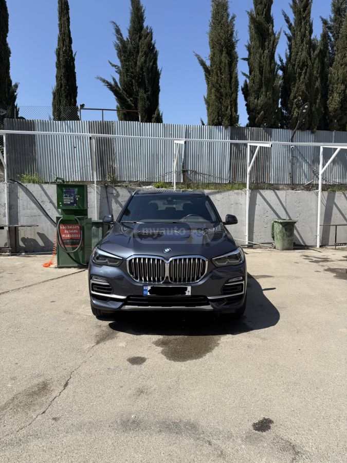 BMW X5 - фото 1