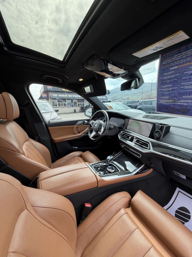 BMW xDrive40i 4dr All-Wheel Drive — миниатюра 11