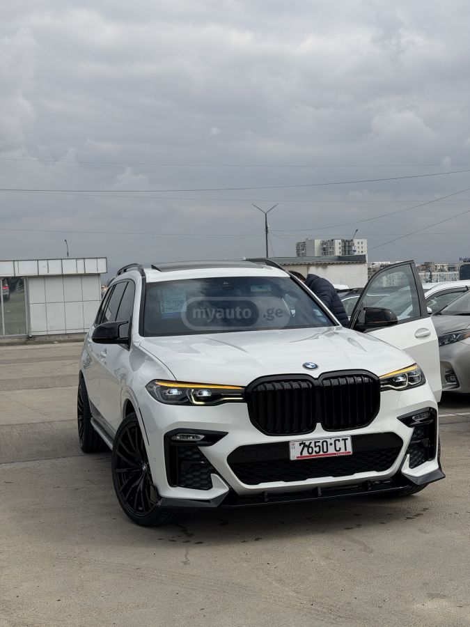 BMW xDrive40i 4dr All-Wheel Drive — миниатюра 13