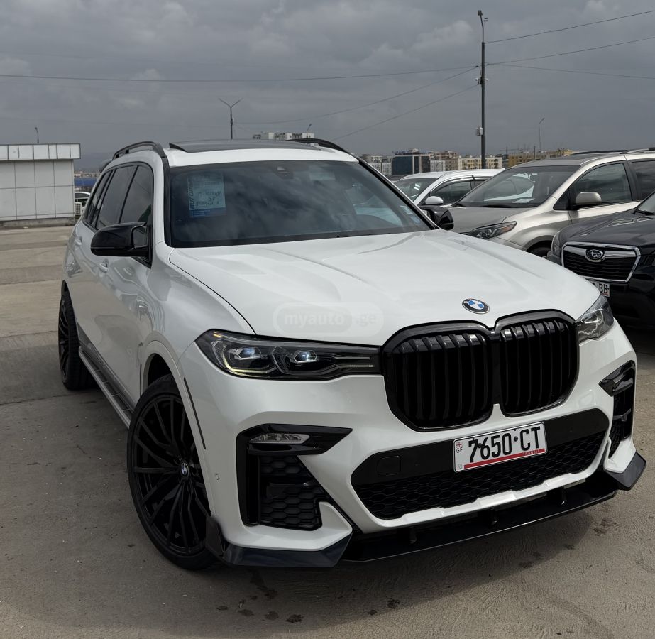 BMW xDrive40i 4dr All-Wheel Drive — миниатюра 3