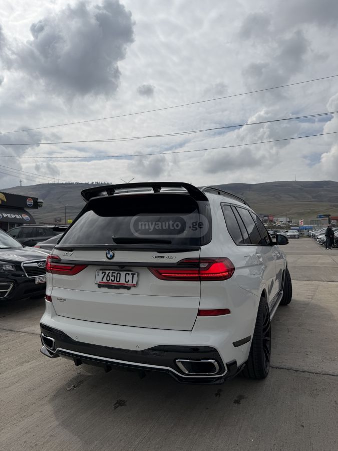 BMW xDrive40i 4dr All-Wheel Drive — миниатюра 5