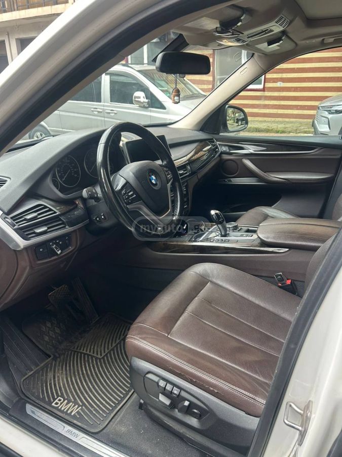 BMW X5 - фото 7