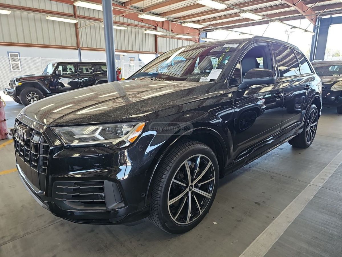 Audi Q7 - фото 14