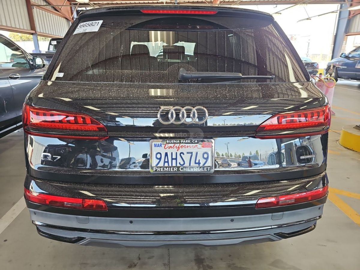 Audi Q7 - фото 15