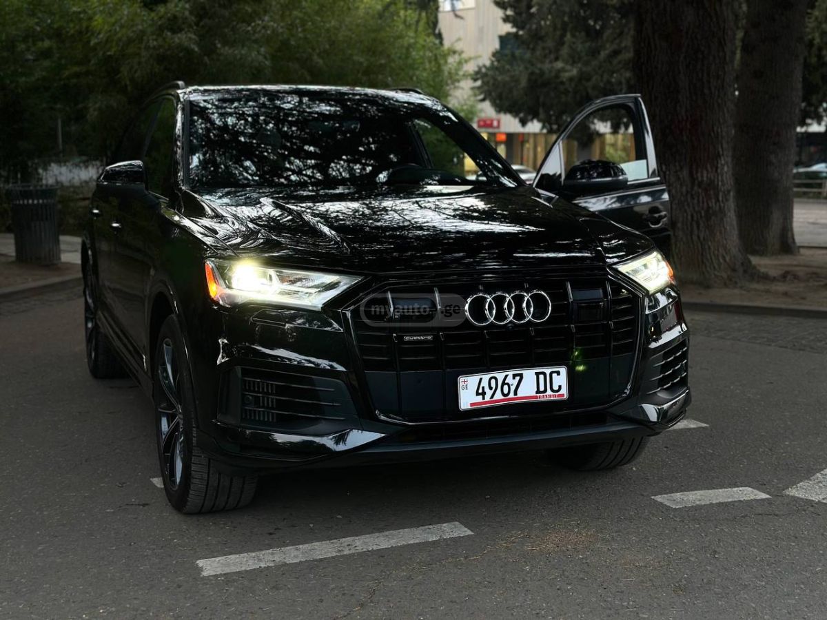 Audi Q7 - фото 5