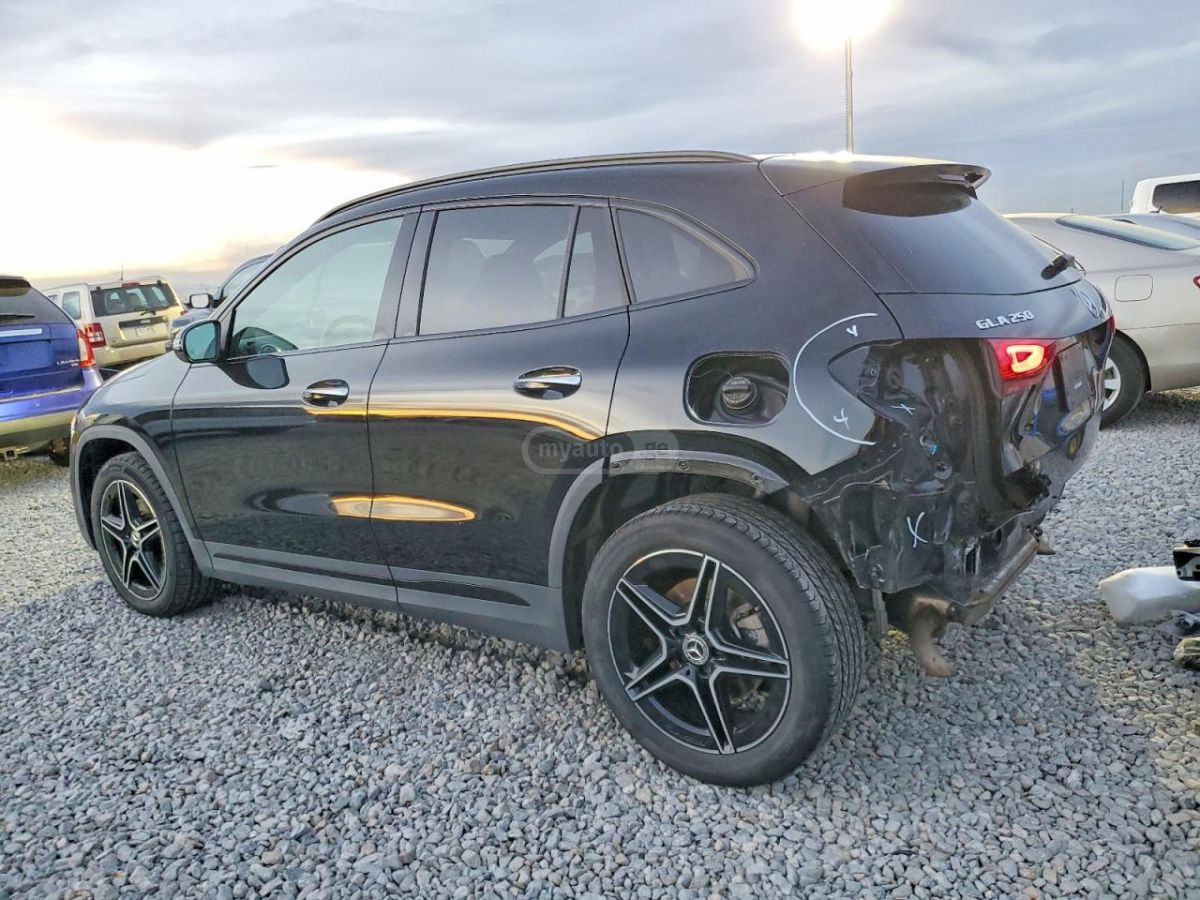 Mercedes-Benz GLA 250 - фото 2