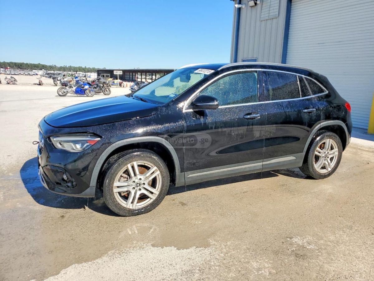 Mercedes-Benz GLA 250 - фото 1