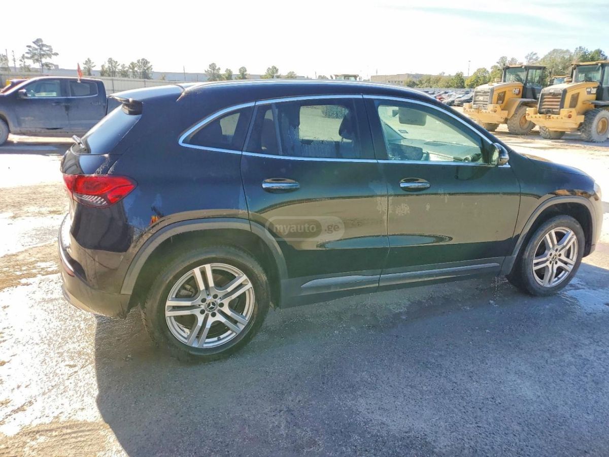 Mercedes-Benz GLA 250 - фото 3