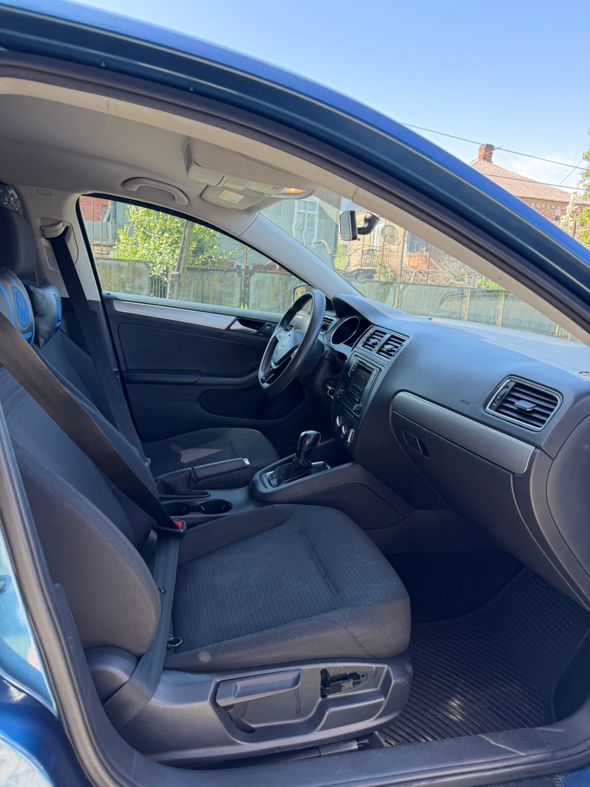 Volkswagen Jetta - фото 6