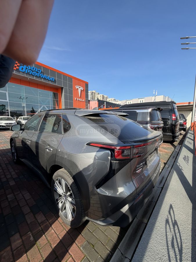 Subaru Solterra 2023 — миниатюра 5