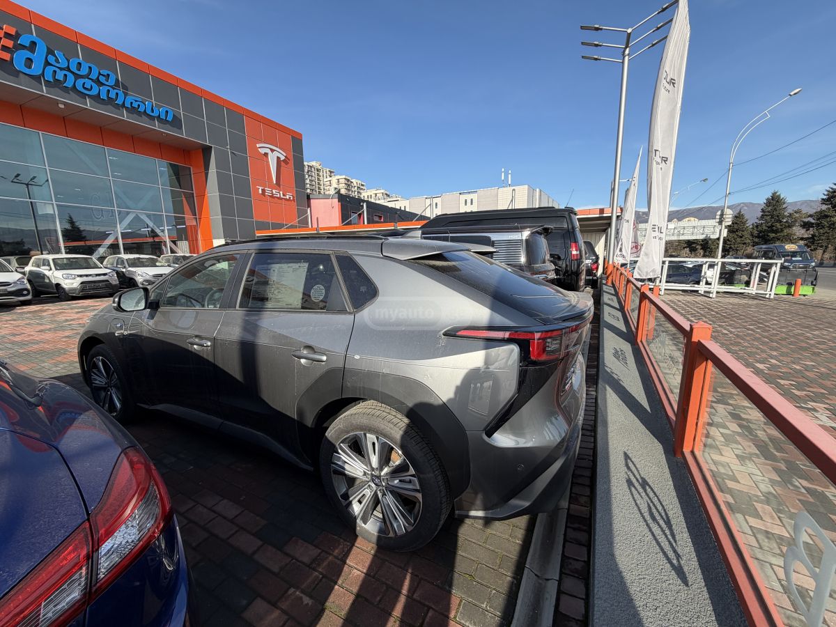 Subaru Solterra 2023 — миниатюра 6