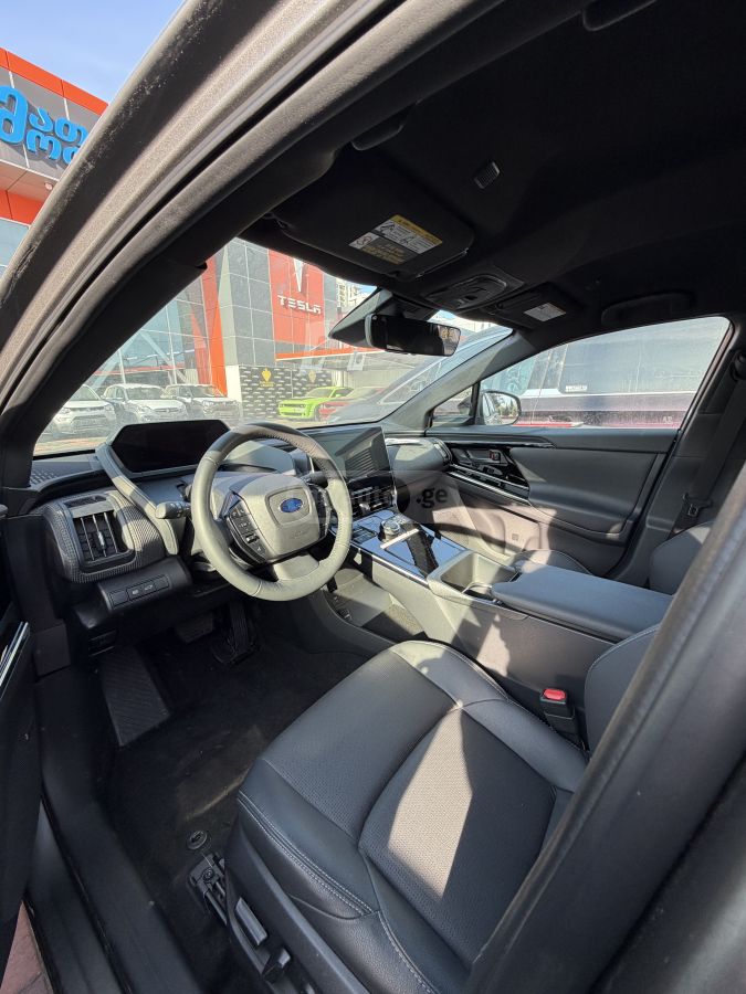 Subaru Solterra 2023 — миниатюра 7