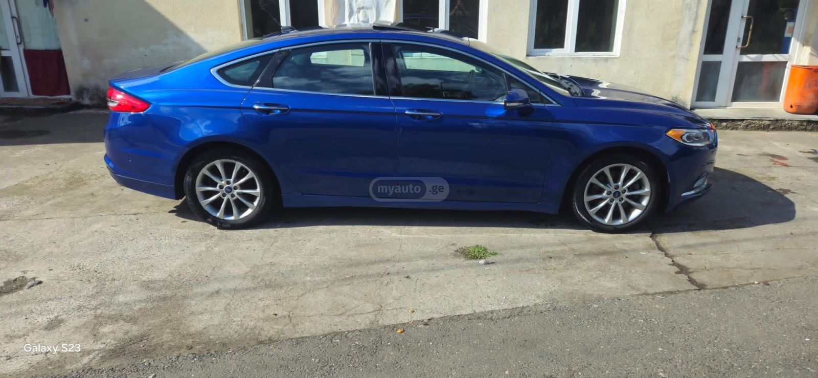 Ford Fusion - фото 1