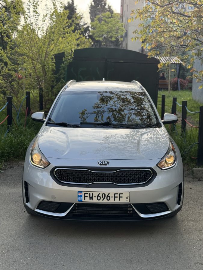 Kia Niro - фото 1