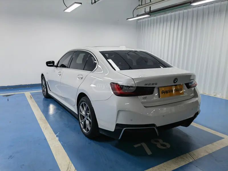 BMW I3 2023 — миниатюра 5