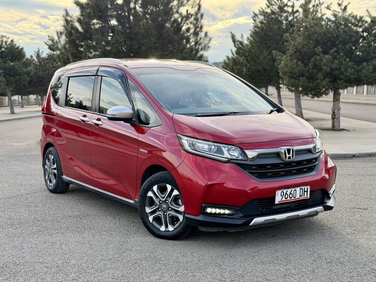 Honda Freed - фото 1