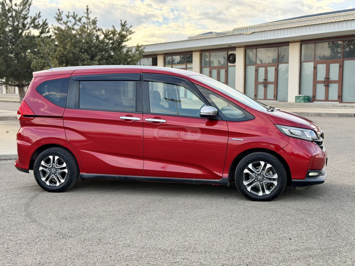 Honda Freed - фото 6