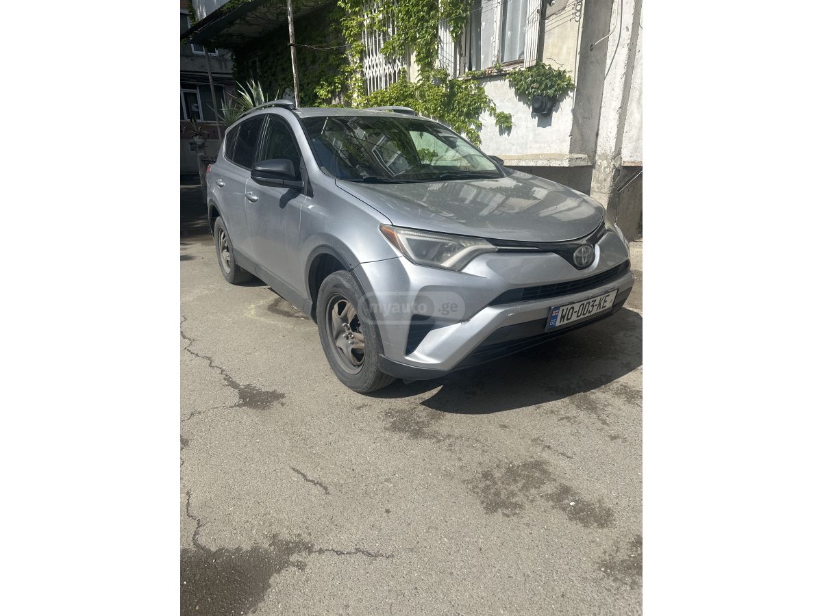 Toyota Rav 4 - фото 1
