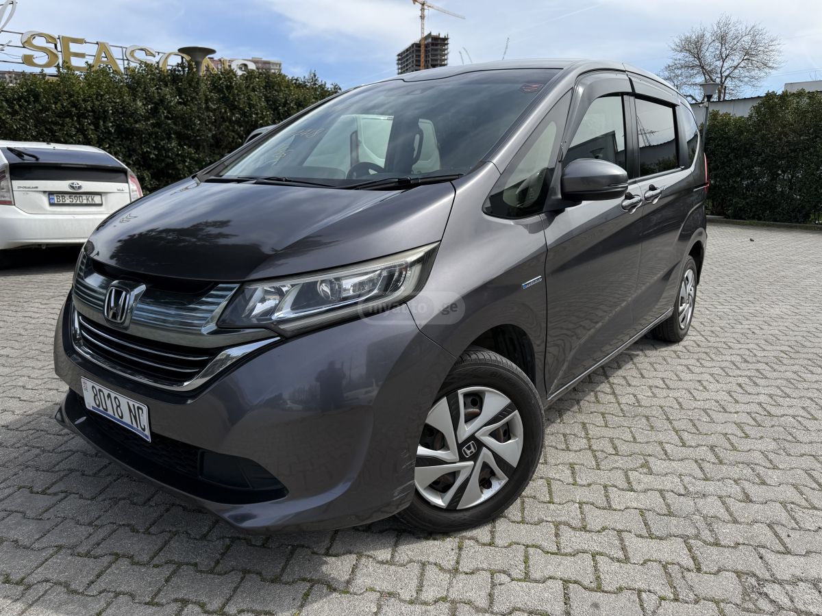 Honda Freed - фото 1