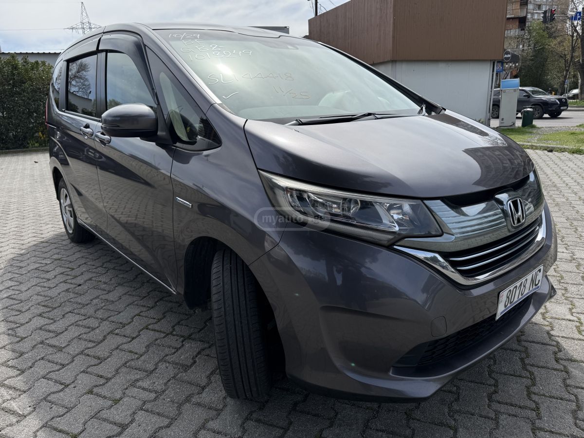 Honda Freed - фото 3