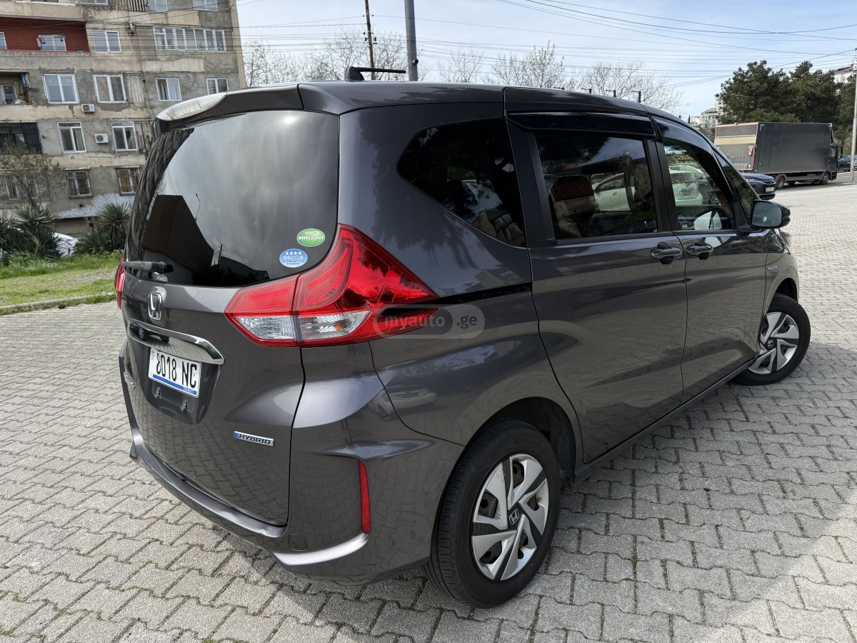 Honda Freed - фото 4
