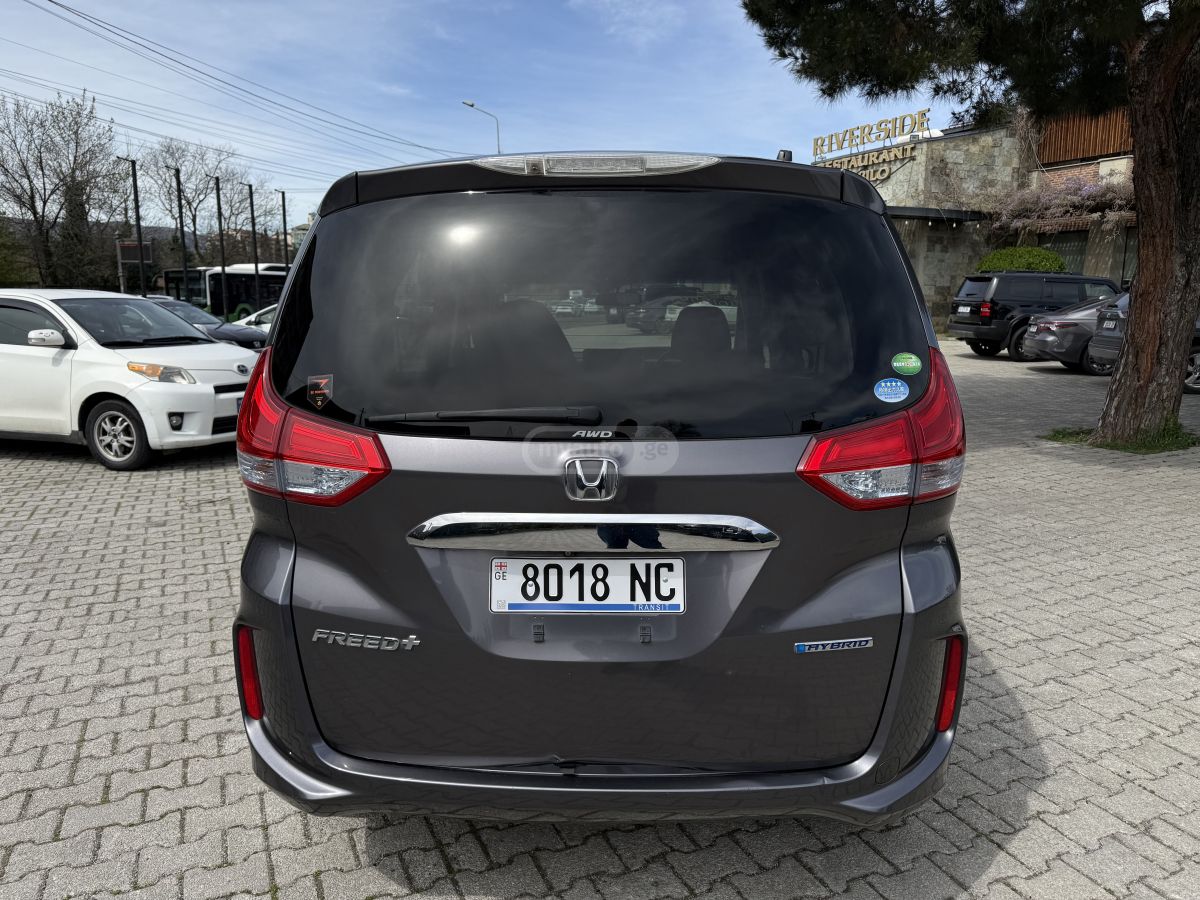 Honda Freed - фото 5