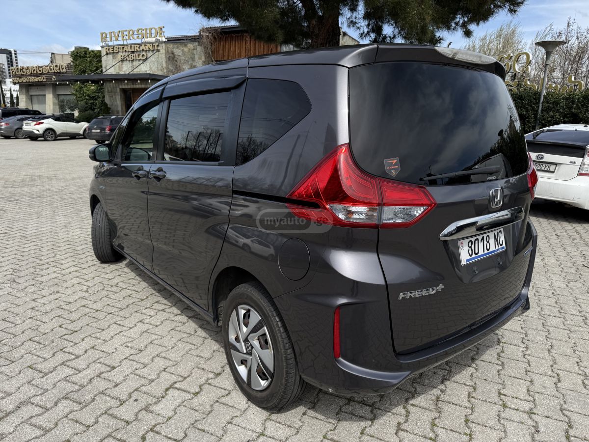 Honda Freed - фото 6