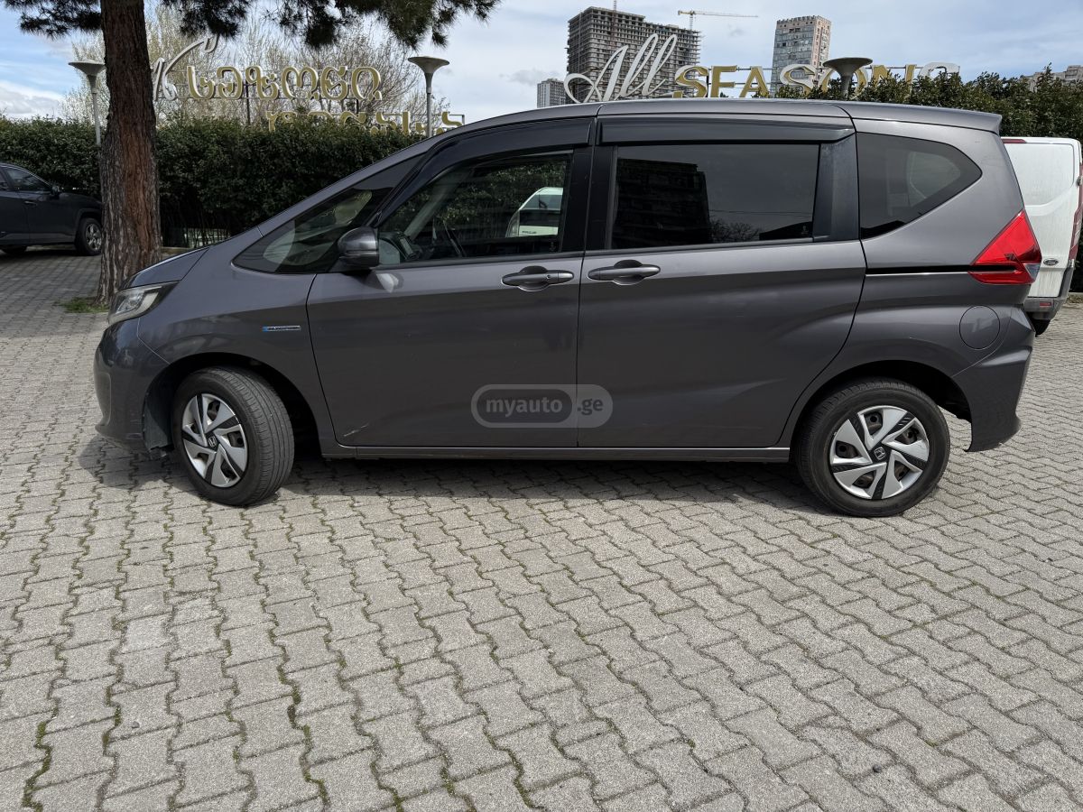 Honda Freed - фото 7