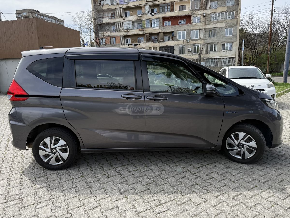 Honda Freed - фото 8