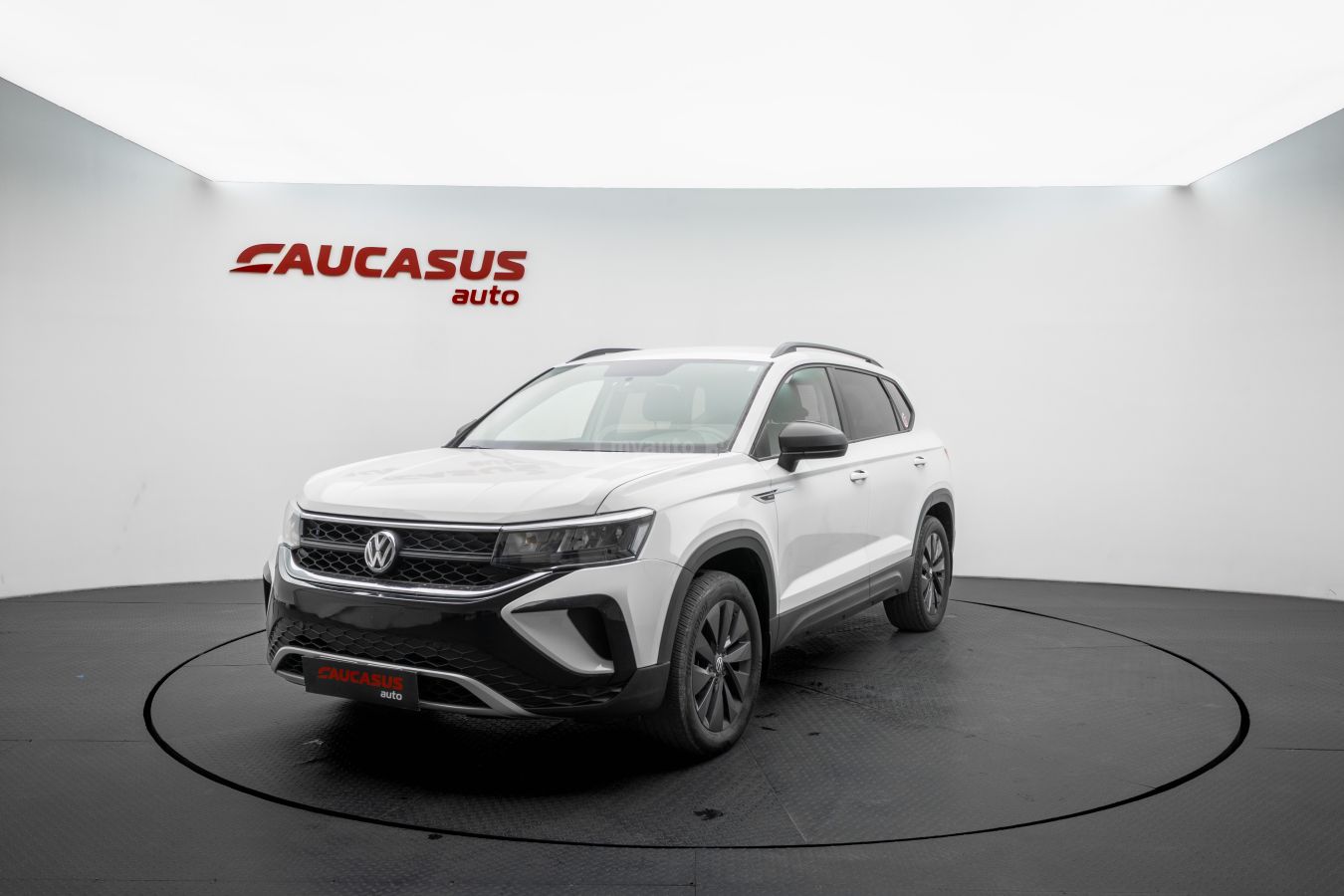 Volkswagen Taos - фото 1