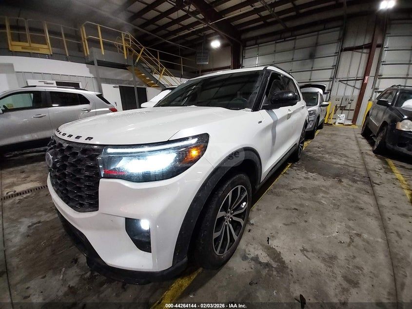 Ford Explorer 2025 — миниатюра 2