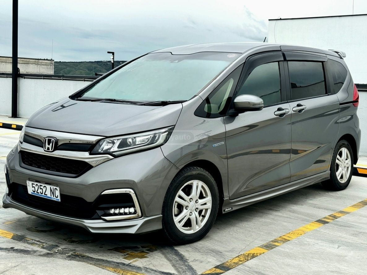 Honda Freed - фото 2