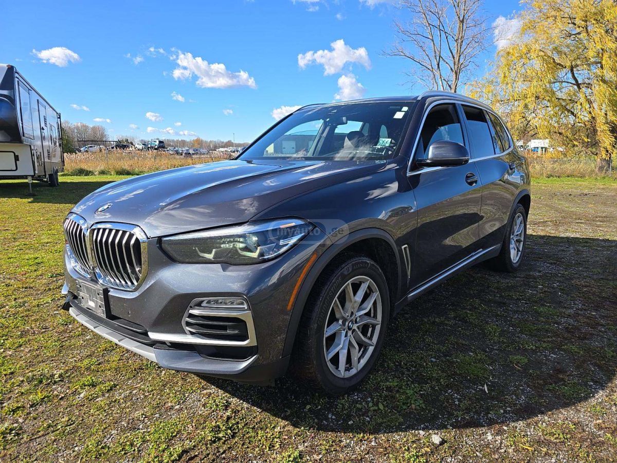 BMW X5 - фото 1