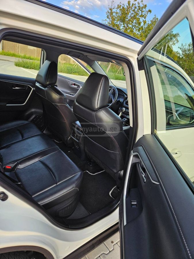 Toyota RAV 4 - фото 10