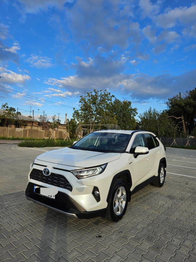 Toyota RAV 4 - фото 2