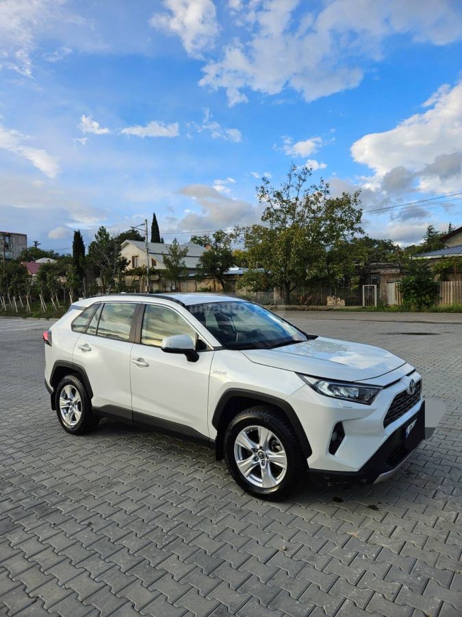 Toyota RAV 4 - фото 3