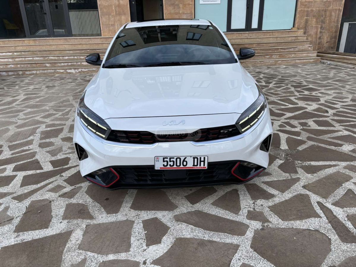 Kia Forte - фото 1