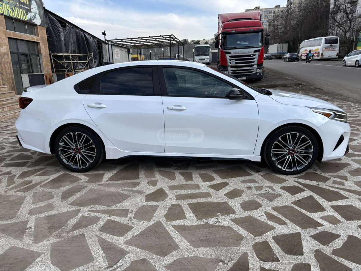 Kia Forte - фото 5