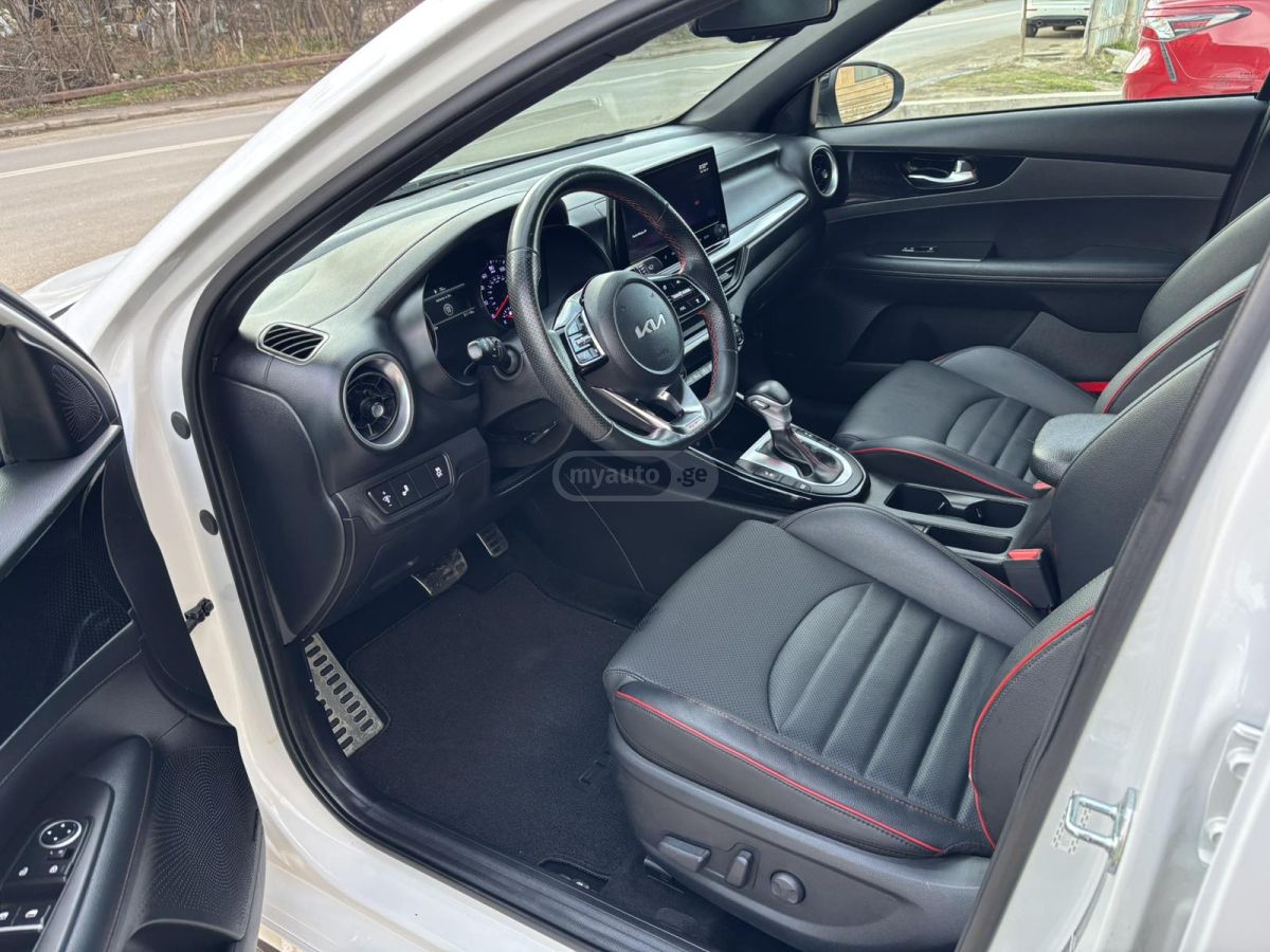 Kia Forte - фото 9